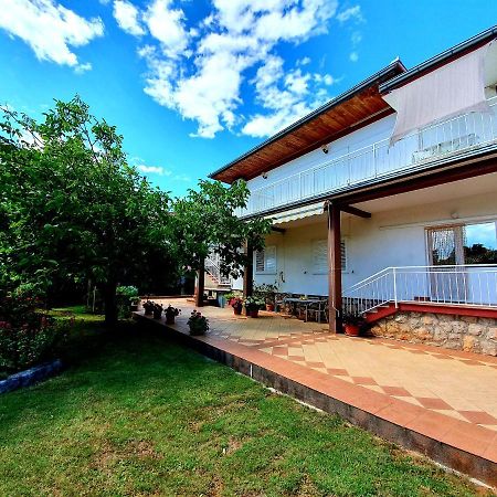 Apartamani Katarina Vl.Ilija Jusup Appartamento Starigrad Paklenica Esterno foto