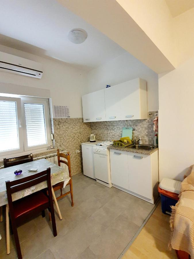 Apartamani Katarina Vl.Ilija Jusup Appartamento Starigrad Paklenica Esterno foto