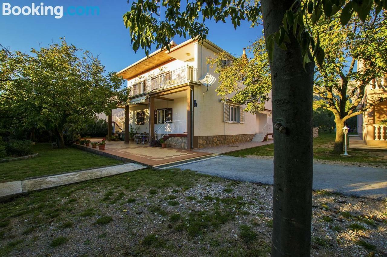 Apartamani Katarina Vl.Ilija Jusup Appartamento Starigrad Paklenica Esterno foto