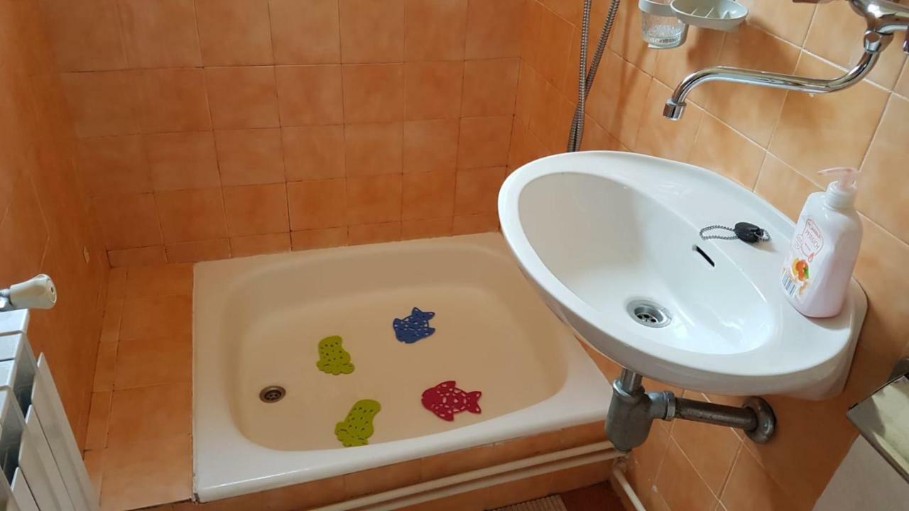 Apartamani Katarina Vl.Ilija Jusup Appartamento Starigrad Paklenica Esterno foto