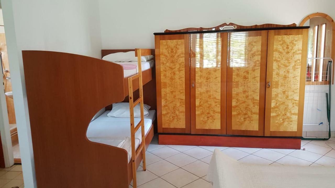 Apartamani Katarina Vl.Ilija Jusup Appartamento Starigrad Paklenica Esterno foto